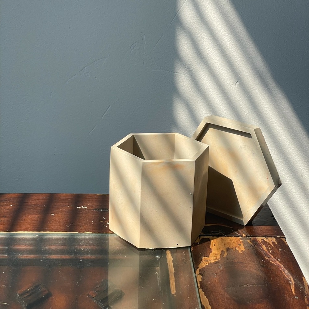 Hexagon container